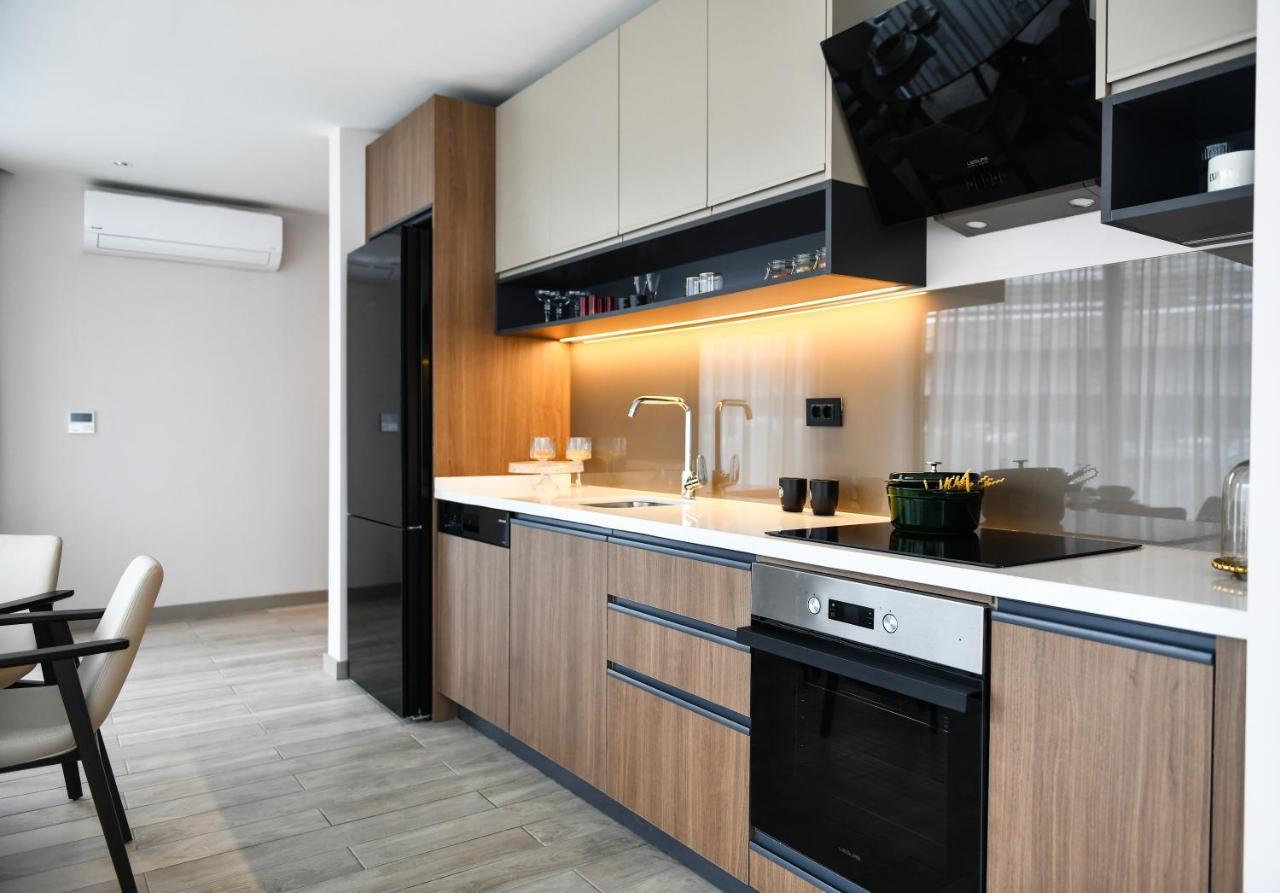 Апарт-готель Westside Residences By Rotana 4*
